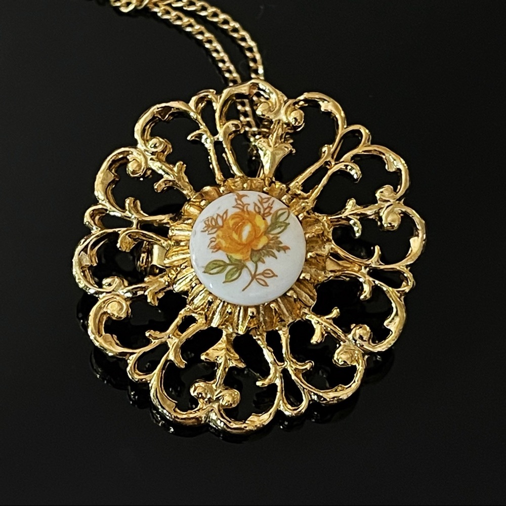 ✨Beautiful floral enamel pin brooch pendant necklace 2 in 1